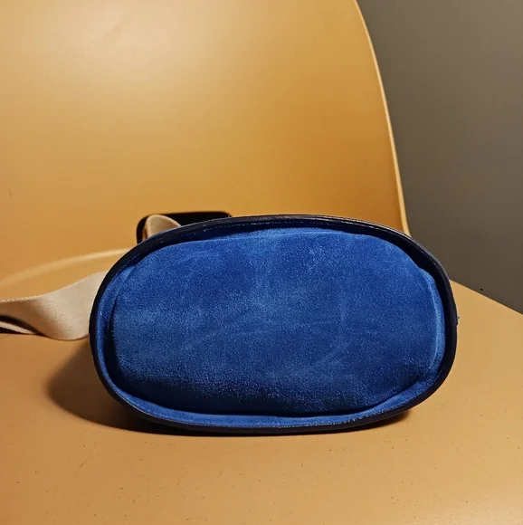 CLOSED royal blue suede crossbody bag - Picture 7 of 12